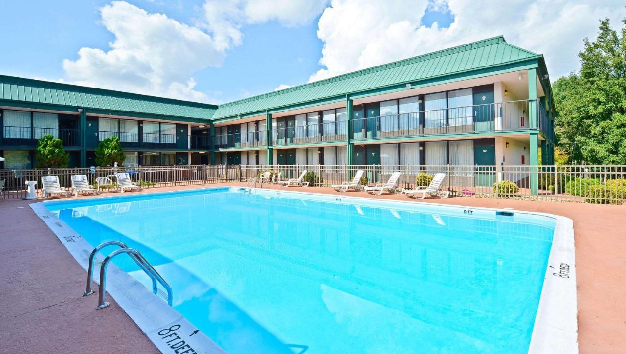 Magnuson Hotel Mountain View Covington Exterior photo